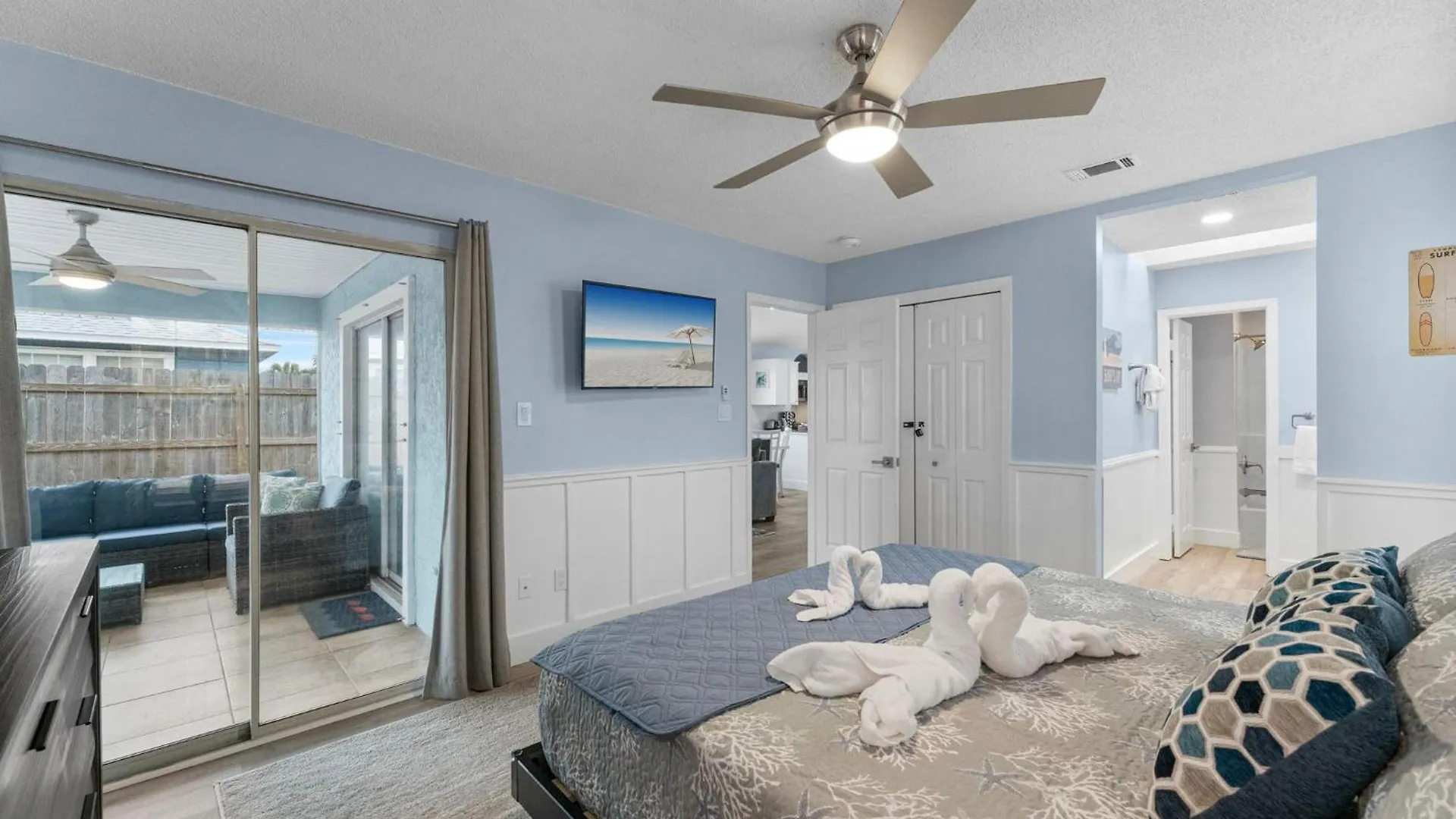 Book Now! Walk To Beach - Large Private Yard - Fire Pit - Dog Friendly Panama City Beach