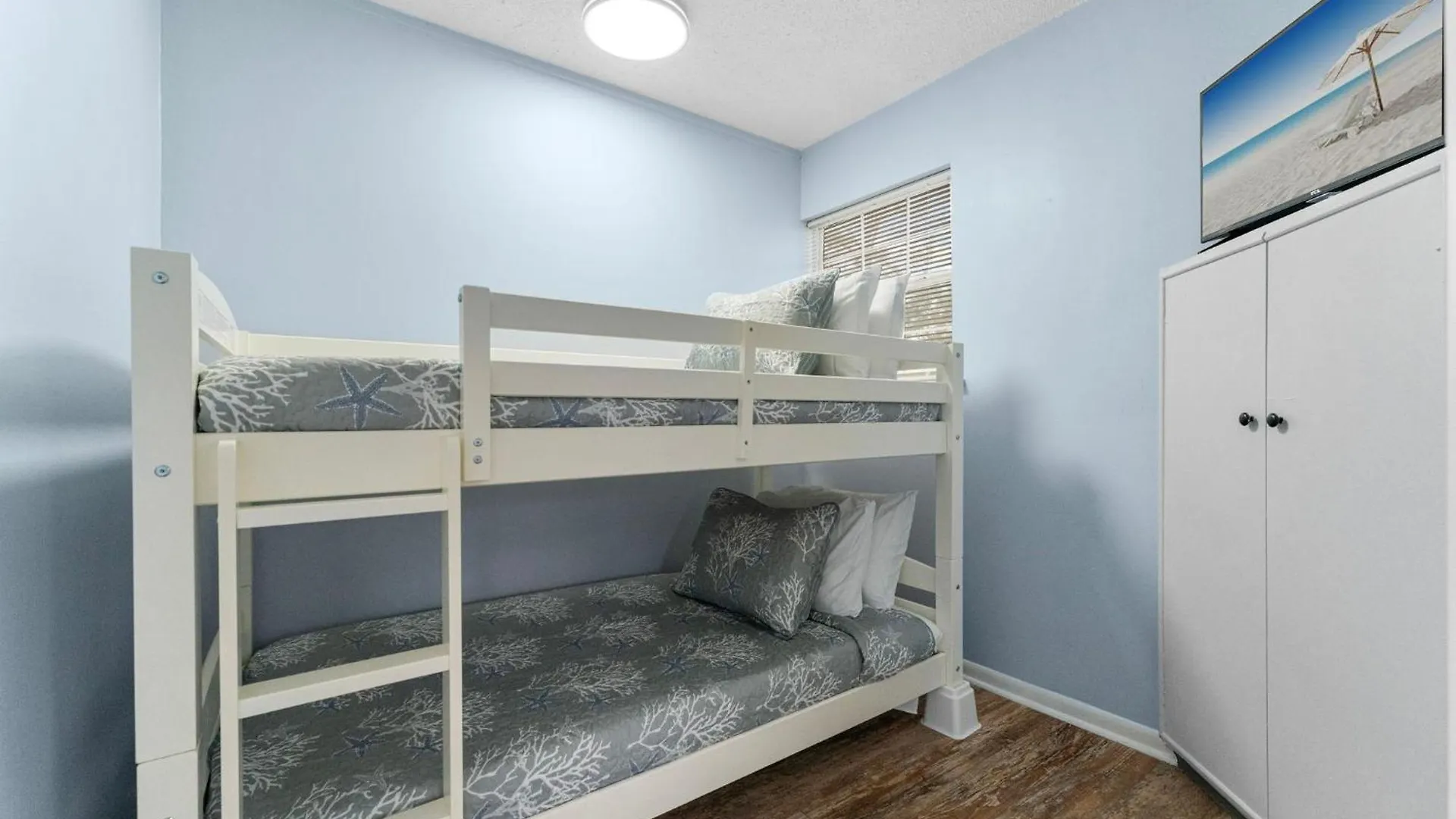 Book Now! Walk To Beach - Large Private Yard - Fire Pit - Dog Friendly Panama City Beach 0*,