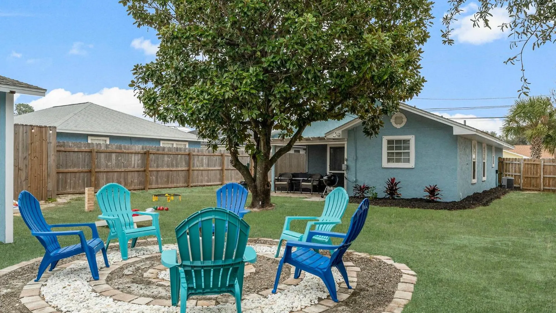 Holiday home Book Now! Walk To Beach - Large Private Yard - Fire Pit - Dog Friendly Panama City Beach